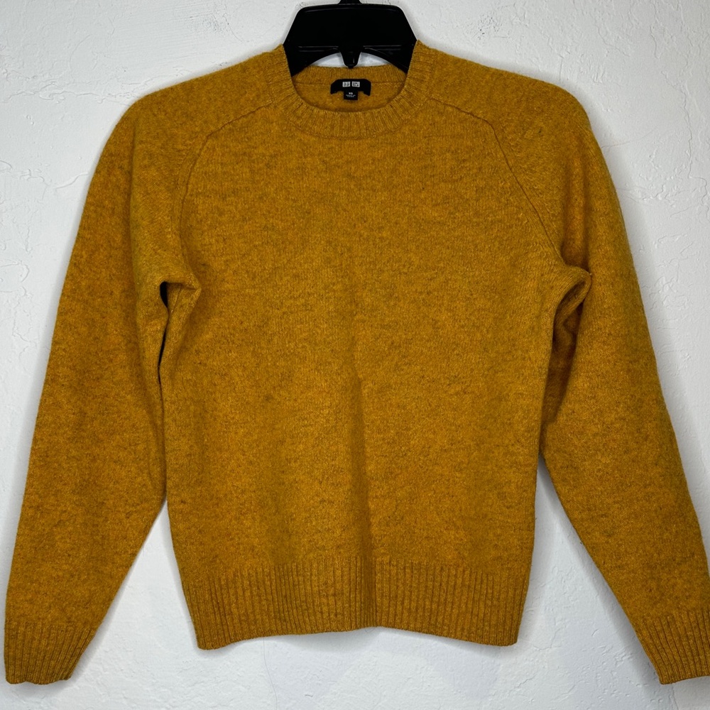 Uniqlo Women's Mustard Crewneck Sweater